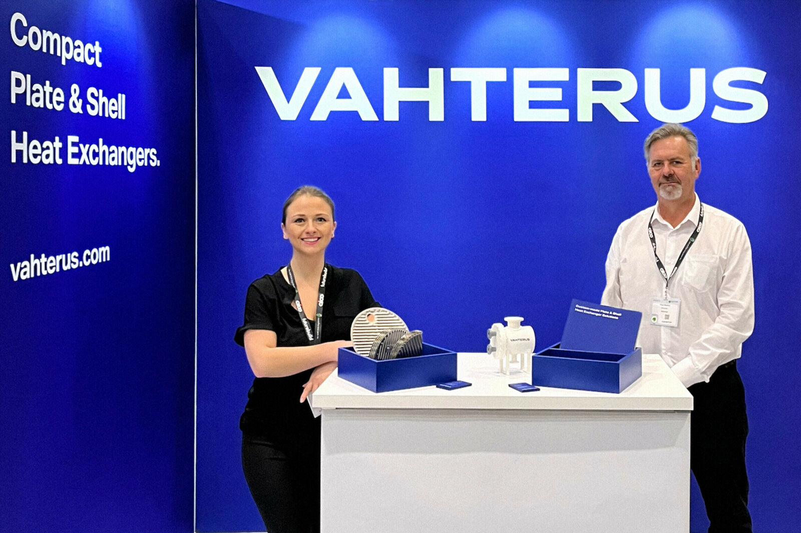 Rebecca's diverse role also includes representing Vahterus at industry fairs. Here she is photographed at a fair together with colleague Paul Button (to the right).